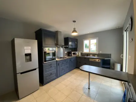 Villa Confortable à Fouras, Proche Mer, 3 Chambres, Terrasse, Jardin, WiFi - Photo 8