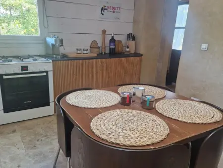 La petite Pinede, Gîte joliment décoré avec Clim et piscine chauffée - Photo 23