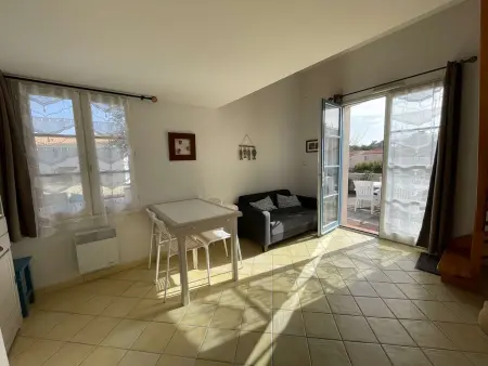 Maison avec Piscine Chauffée, Terrasse et Parking à 300m de l'Océan - Photo 2