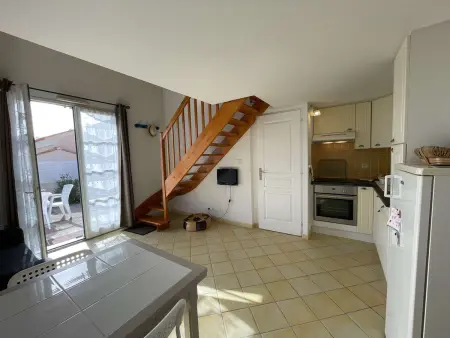 Maison avec Piscine Chauffée, Terrasse et Parking à 300m de l'Océan - Photo 3