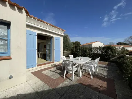 Maison avec Piscine Chauffée, Terrasse et Parking à 300m de l'Océan - Photo 5