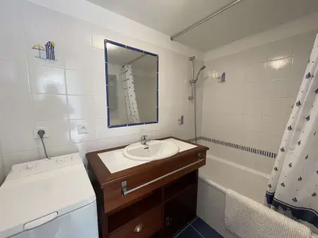 Maison avec Piscine Chauffée, Terrasse et Parking à 300m de l'Océan - Photo 7