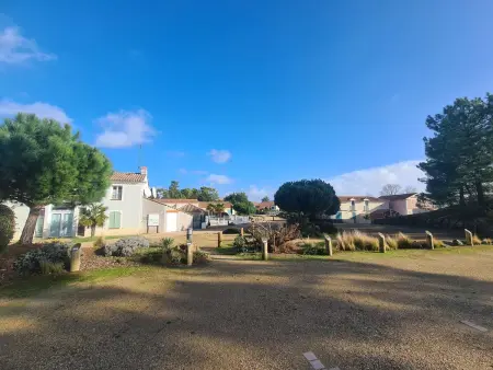 Maison avec Piscine Chauffée, Terrasse et Parking à 300m de l'Océan - Photo 16
