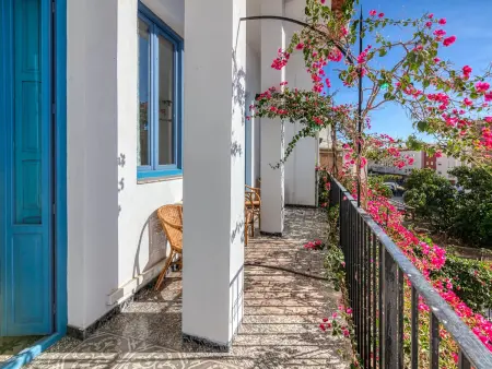 Maison ancienne rénovée avec piscine privée, climatisation et parking, idéale familles - Photo 35
