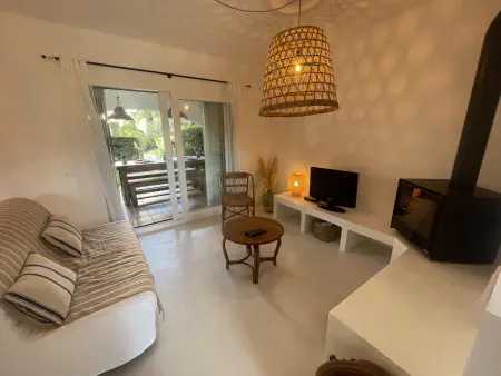 Maison Charmante avec Jardin Privé et Piscine Commune, Golf et Plage à Proximité - Photo 4
