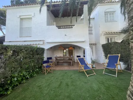 Maison Charmante avec Jardin Privé et Piscine Commune, Golf et Plage à Proximité - Photo 8