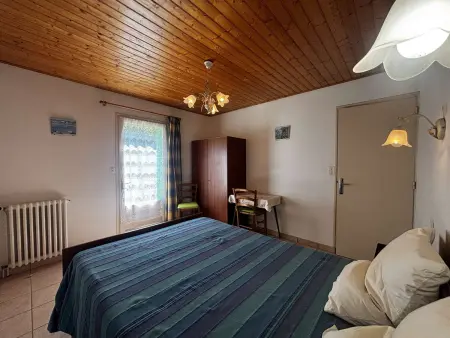 Maison de vacances 3 pièces, 4 couchages à 1000 m de l'océan, cadre paisible avec cour et parking - Photo 7