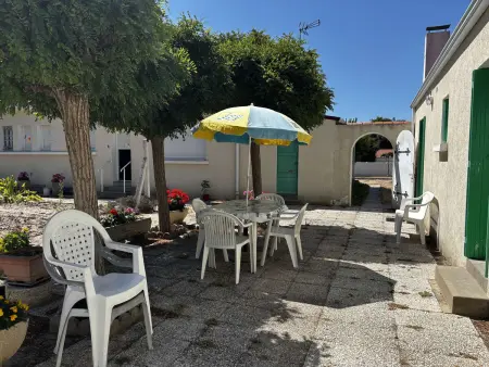 Maison de vacances 3 pièces, 4 couchages à 1000 m de l'océan, cadre paisible avec cour et parking - Photo 13