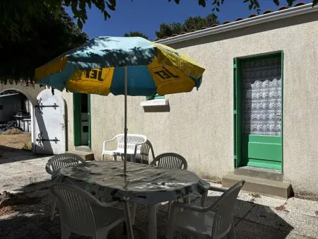 Maison de vacances 3 pièces, 4 couchages à 1000 m de l'océan, cadre paisible avec cour et parking - Photo 14