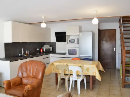 Maison 5 pièces, 8 couchages, terrasse, proche plage et commerces - Saint Pierre La Mer - Photo 3