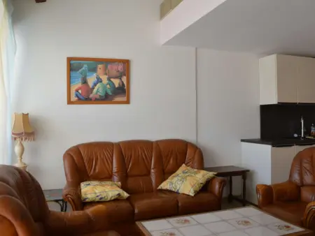 Maison 5 pièces, 8 couchages, terrasse, proche plage et commerces - Saint Pierre La Mer - Photo 4