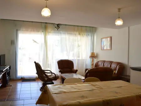 Maison 5 pièces, 8 couchages, terrasse, proche plage et commerces - Saint Pierre La Mer - Photo 5
