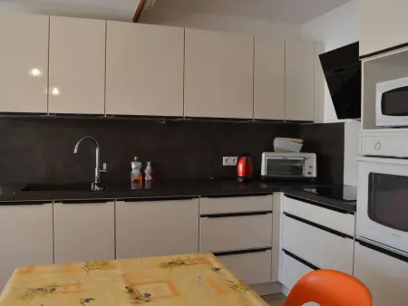 Maison 5 pièces, 8 couchages, terrasse, proche plage et commerces - Saint Pierre La Mer - Photo 6