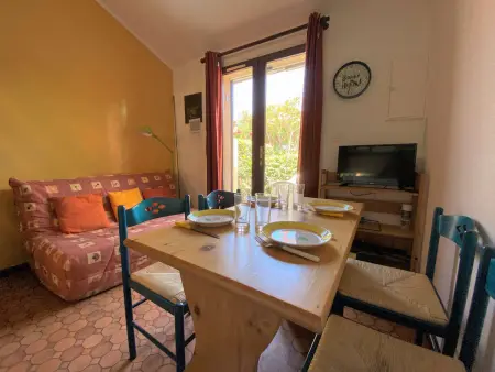 Charmant pavillon avec mezzanine, piscine et terrasse - 300m de la plage à Gruissan - Photo 3