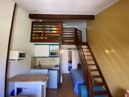 Charmant pavillon avec mezzanine, piscine et terrasse - 300m de la plage à Gruissan - Photo 5