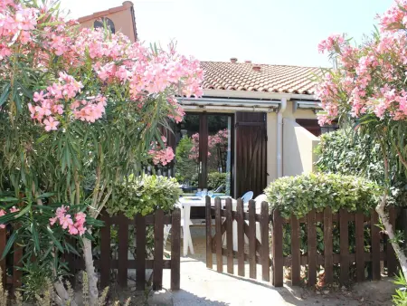 Charmant pavillon avec mezzanine, piscine et terrasse - 300m de la plage à Gruissan - Photo 17