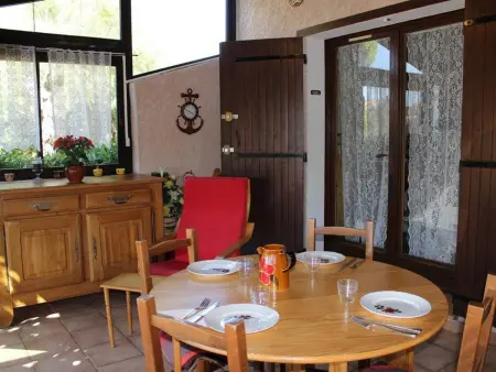 Pavillon 3 pièces avec mezzanine, piscine, proche plage du Grazel - 5 couchages, parking, véranda - Photo 4