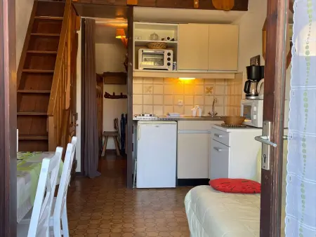Studio Cabine Mezzanine à Saint Pierre la Mer - 4 Couchages, Piscine, Terrasse, Parking Privé - Photo 1
