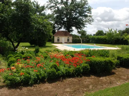 Petite maison de campagne avec piscine chauffée, tennis et nombreuses activités pour tous! - Photo 1