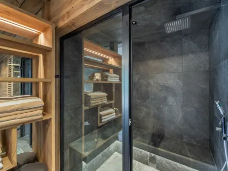 Chalet moderne avec piscine intérieure et hammam - Photo 8