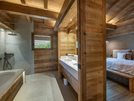 Chalet moderne avec piscine intérieure et hammam - Photo 9
