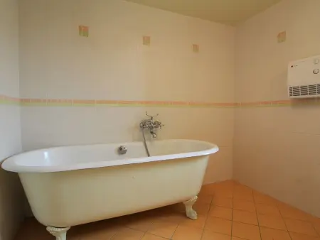 Maison spacieuse avec grande cour et terrasse, parfait pour familles, proche St-Paulien et Allègre. - Photo 11