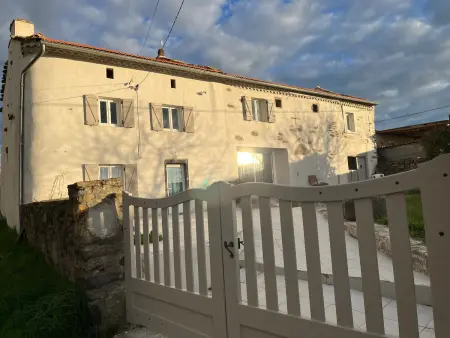 Maison de vacances rénovée à la ferme, terrasse, proche du Parc Ardes, Puy de Dôme et Brioude - Photo 2