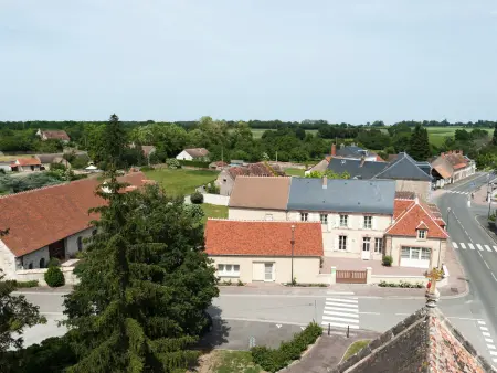 Gîte Spacieux avec Cour, Terrasse et Salle de Jeux - Centre Bourg, Accessible PMR - Photo 2