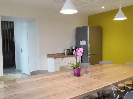 Gîte Spacieux avec Cour, Terrasse et Salle de Jeux - Centre Bourg, Accessible PMR - Photo 5