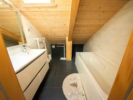 Chalet familial confortable avec spa, proche Gérardmer et station de ski, idéal été et hiver. - Photo 20