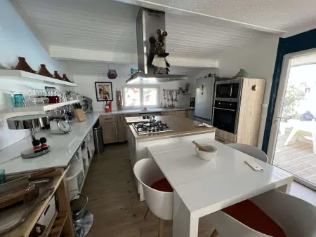 Maison avec Piscine Privée, Proche Plage et Commerces, Jardin et Terrasse, 6 Pers - Photo 11