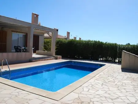 Villa avec Piscine près de la Mer – 4 Ch, 2 Sdb, BBQ, Jardin, Près du Port et Plages - Photo 3