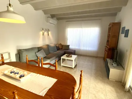 Villa avec Piscine près de la Mer – 4 Ch, 2 Sdb, BBQ, Jardin, Près du Port et Plages - Photo 8