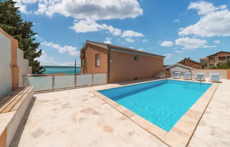 Maison 8 personnes à Maslenica - Photo 1