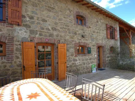 Gîte spacieux avec terrasse, nature et animaux acceptés - Photo 15