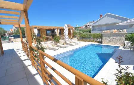 Maison 5 personnes à Brodarica - Photo 1