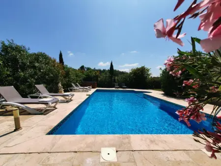 Roco Aigle, Maison familiale avec piscine et bain à remous - Photo 1