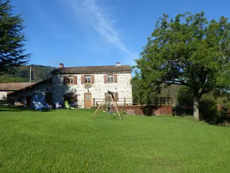Maison rustique avec cheminée, jardin et animaux admis à Laprugne - Photo 21