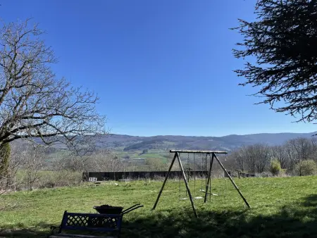 Maison rustique avec cheminée, jardin et animaux admis à Laprugne - Photo 22