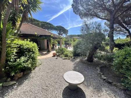 Maison 4 chambres avec piscine, jardin arboré & plage à 600m - La Croix-Valmer - Photo 3