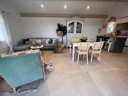 Maison rénovée 3 chambres près plage, clim, internet - Photo 2