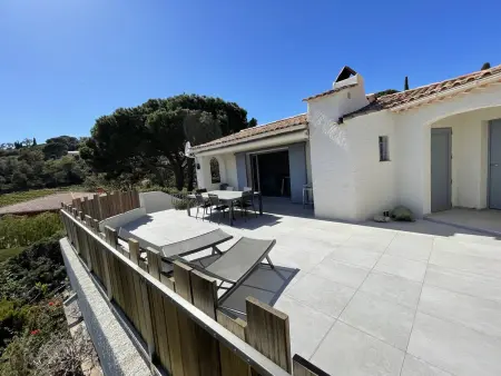 Maison rénovée 3 chambres près plage, clim, internet - Photo 16