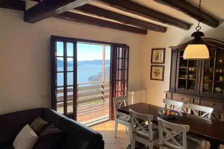 Villa Casa RosaMaria 4, Maison Romantique au Lago Maggiore avec Jardin - Photo 3