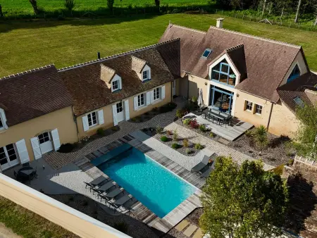 Luxe et sérénité : jacuzzi, sauna, piscine chauffée, home-cinéma et plus près du Mans - Photo 8
