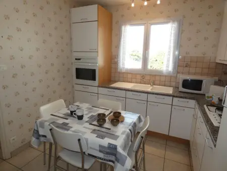Maison spacieuse avec jardin clos, animaux acceptés, près des plages - Photo 10