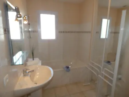 Maison spacieuse avec jardin clos, animaux acceptés, près des plages - Photo 22