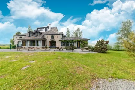 Villa Savoyarde, Villa dans les Ardennes avec Sauna et Jacuzzi - Photo 5