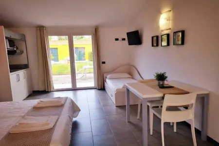 Residence Rebi Village in Imperia - Mobilehome 4 Pearl / MH4, Village Mobile Home à Rebi - Photo 5