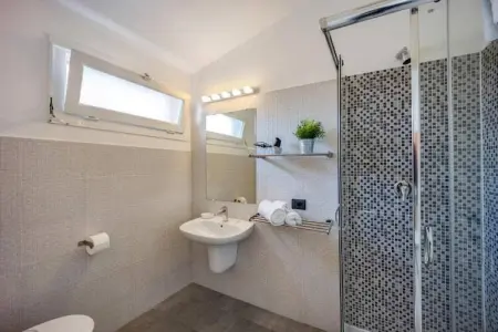 Residence Rebi Village in Imperia - Mobilehome 4 Pearl / MH4, Village Mobile Home à Rebi - Photo 13
