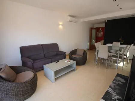 Maison Spacieuse à Grifeu près de la Plage, Maison 7 personnes à Llançà - Photo 4